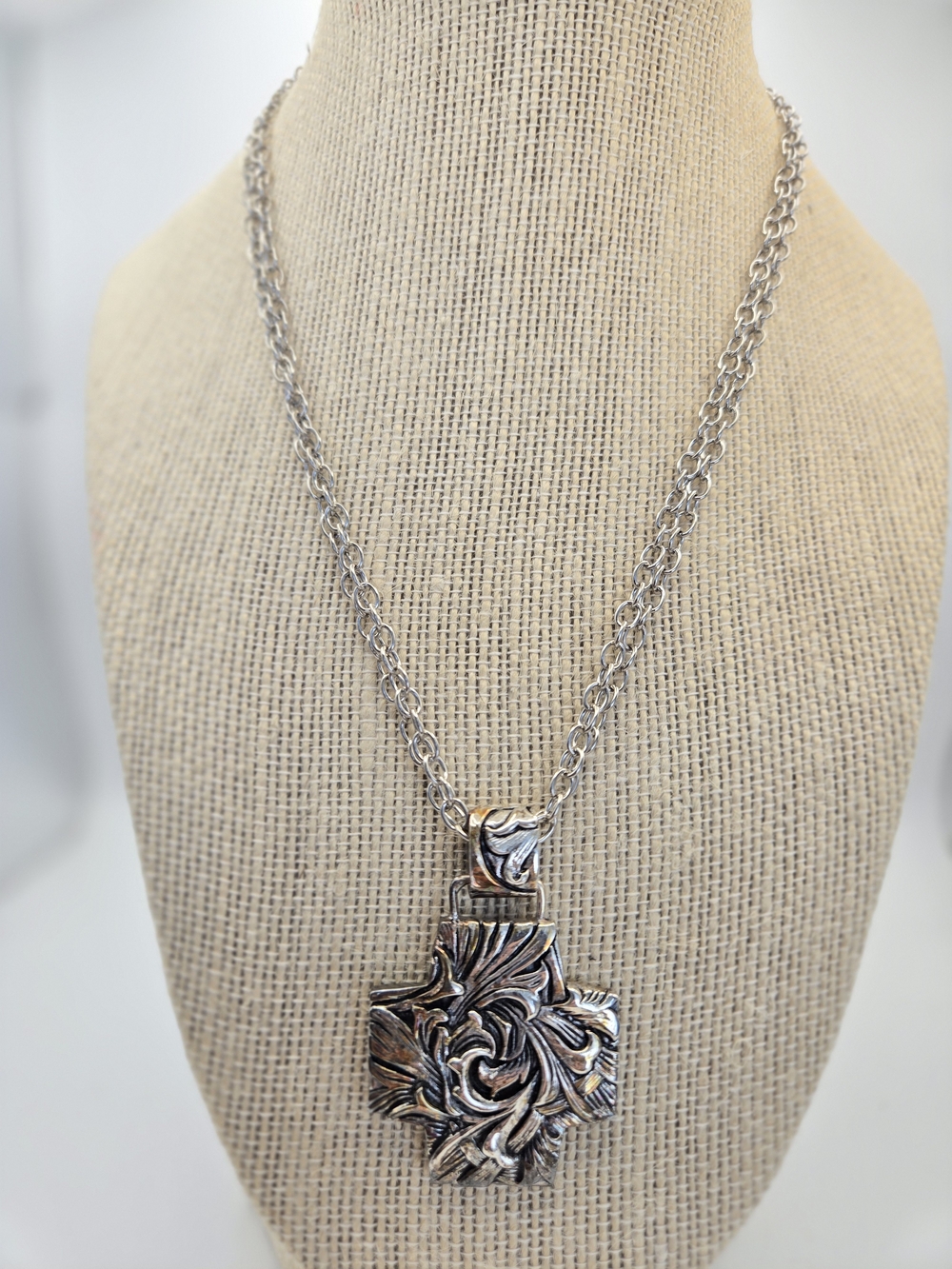 NOS Studio Barse Silver Plate Floral Cross Pendant Necklace Double Chain READ